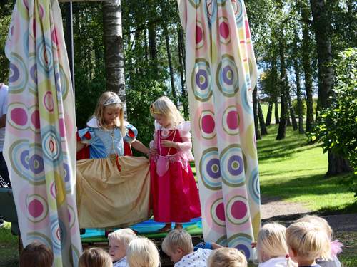 "Basar" og "Skuespillet"